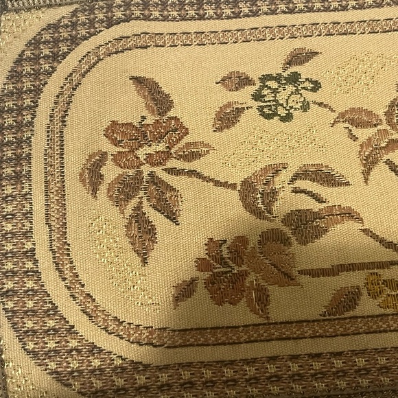 VTG Tapestry Centerpiece Table Mat w/ Bird on Tree Branch & Gold Thread Edgings - Picture 4 of 7